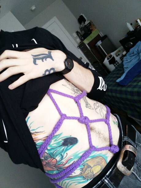 Nacktes geleaktes OnlyFans-Foto von Apathy