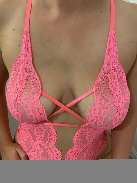 Nahá fotka uniklých OnlyFans od Uk Wife