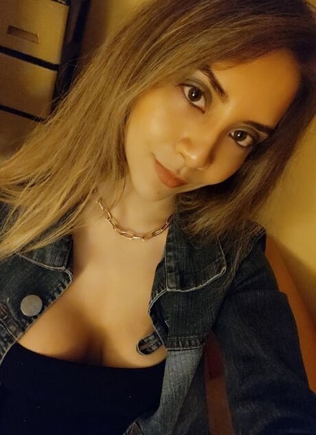 Обнаженная фотография утечки OnlyFans от Mj Davila