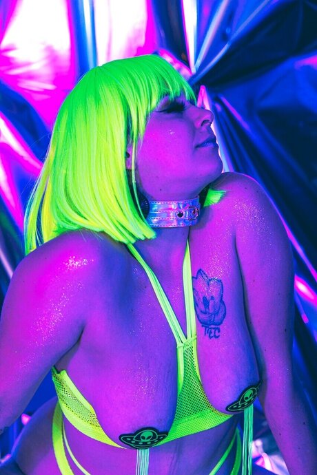 Foto di nudo di fuga di OnlyFans di A Very Good Doll 