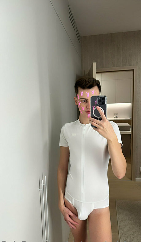Nahá fotka uniklých OnlyFans od Kleinenvladfree