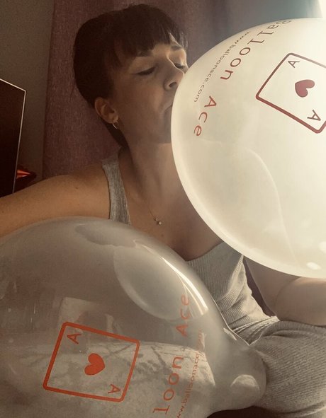 Nahá fotka uniklých OnlyFans od Chezzmanifestation