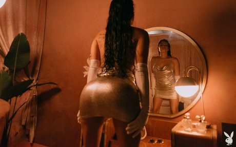 Nahá fotka uniklých OnlyFans od Yung Flower