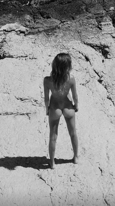 Naken lekkede OnlyFans-bilde av Clemence Navarro Bastin