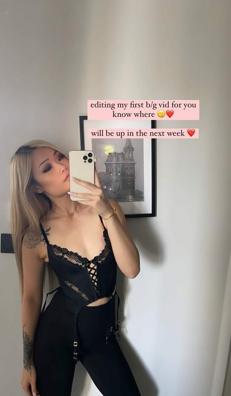 Nahá fotka uniklých OnlyFans od Sarinasong