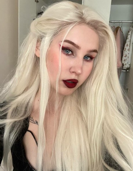 Обнаженная фотография утечки OnlyFans от Malymvo4ka