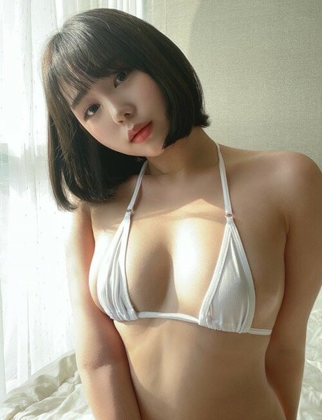 Nahá fotka uniklých OnlyFans od Hyerininng