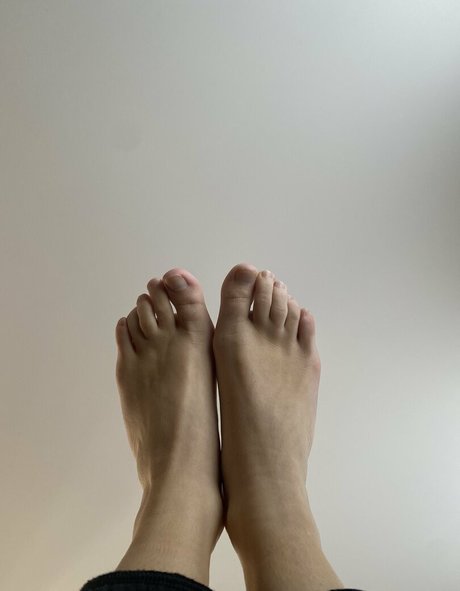 Naken lekkede OnlyFans-bilde av Justmylovingfeet