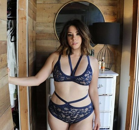 Jillian Rose Reed