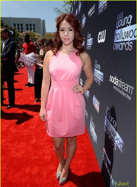 Jillian Rose Reed