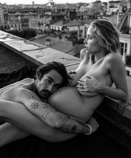 Alaston vuotanut OnlyFans-kuva Coline Aulagnier