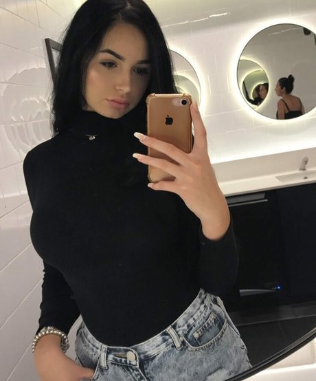 Nahá fotka uniklých OnlyFans od Anna Paul