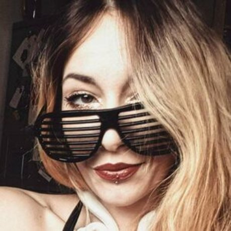 Naken läckt OnlyFans-bild av Artnvenom
