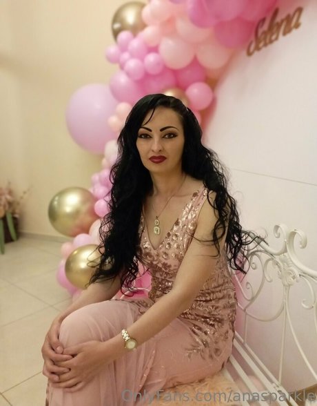 Nahá fotka uniklých OnlyFans od Anasparkle