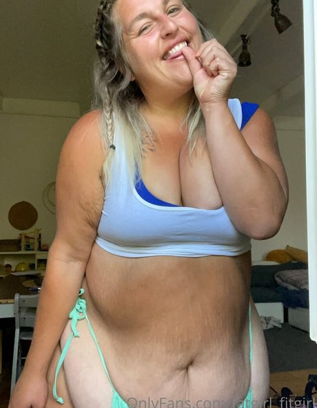 Naken läckt OnlyFans-bild av Fatgirlfitgirl