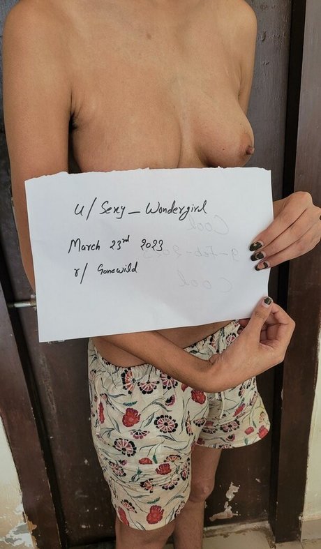 Naken läckt OnlyFans-bild av Sexywondergirl