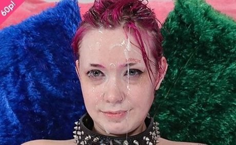 Naakte gelekte OnlyFans-foto van Facial Abuse