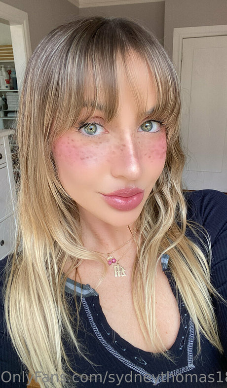 Nahá fotka uniklých OnlyFans od Sydneythomas18
