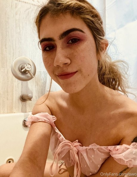 Nahá fotka uniklých OnlyFans od Adrixela