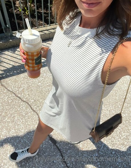 Naken lekkede OnlyFans-bilde av Stayathomemom3