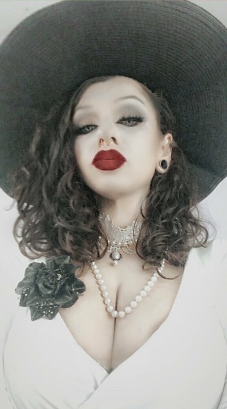 Naken läckt OnlyFans-bild av Bloodrain