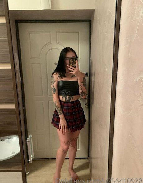Alinajuicyb1tch