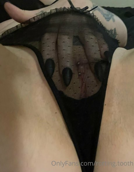 Nahá fotka uniklých OnlyFans od Rottingtooth