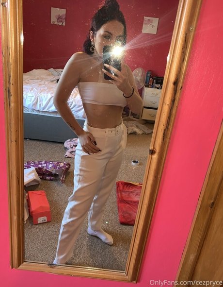 Nahá fotka uniklých OnlyFans od Cezel