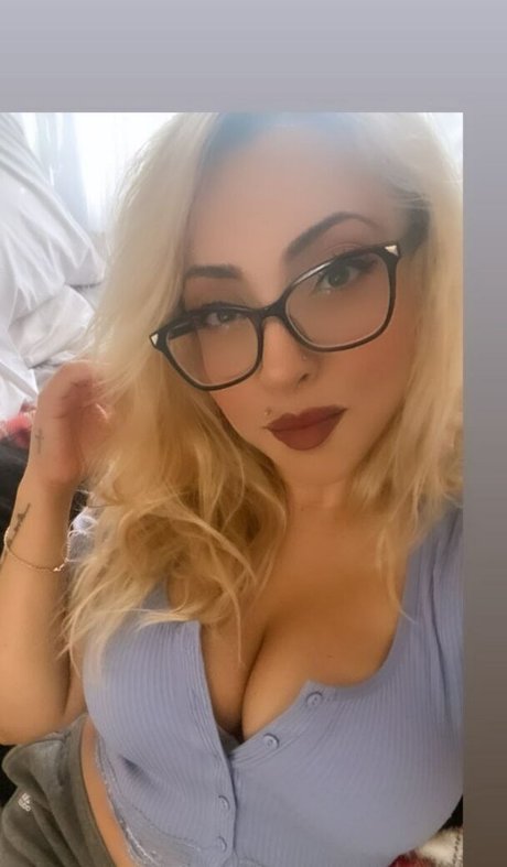 Naakte gelekte OnlyFans-foto van Karen Zatarain
