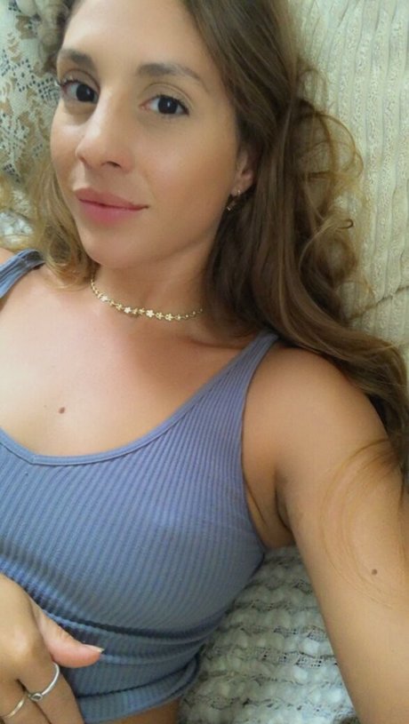 Alaston vuotanut OnlyFans-kuva Courtney