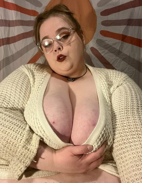 Nahá fotka uniklých OnlyFans od Fatstonerchick