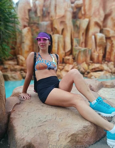 Naken lekkede OnlyFans-bilde av Aglaiaspicy