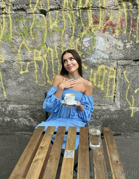 Naken lekkede OnlyFans-bilde av Vikaua