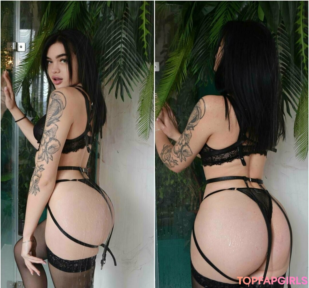 Naakte gelekte OnlyFans-foto van Amyluxxx #13