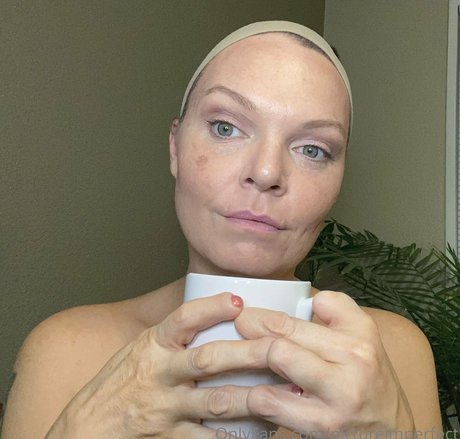Naakte gelekte OnlyFans-foto van Pictureimperfect