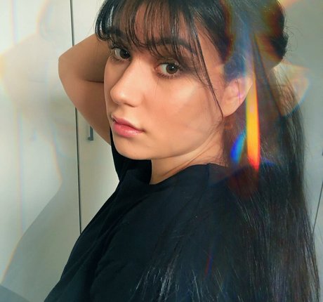 Nahá fotka uniklých OnlyFans od Yazzi