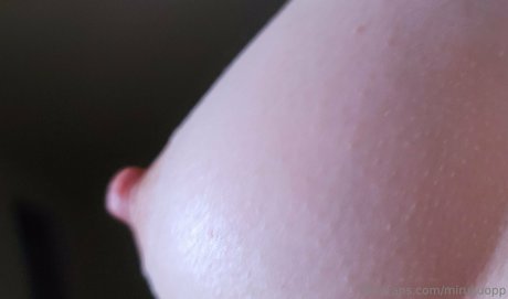 Обнаженная фотография утечки OnlyFans от Mirukuopp