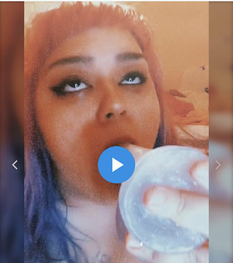 Alasti lekkinud OnlyFans-i pilt Taviasamii