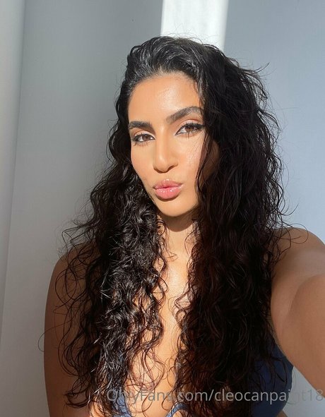 Nahá fotka uniklých OnlyFans od Cleopatrateen