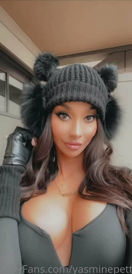 Yasmine Petty  nude leaked OnlyFans photo