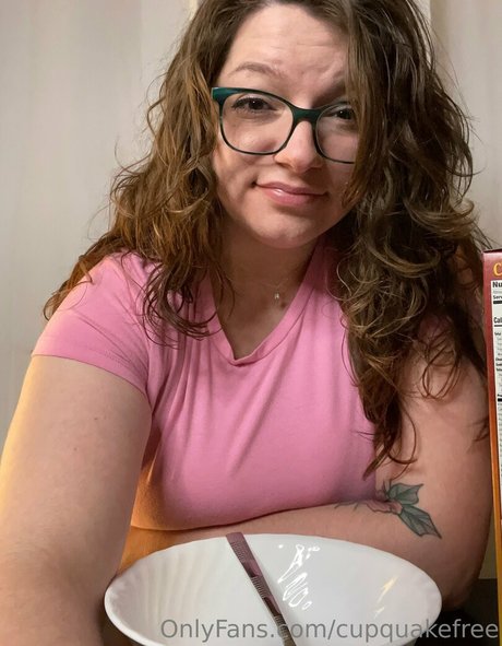 Nahá fotka uniklých OnlyFans od Cupquakefree