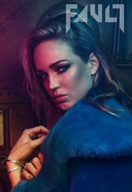 Caity Lotz