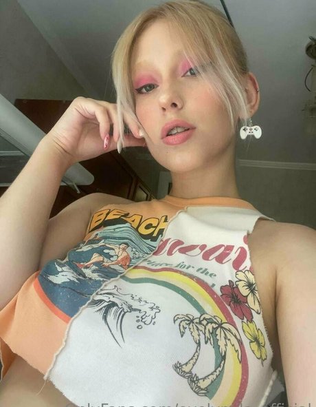 Ovelymilaofficial