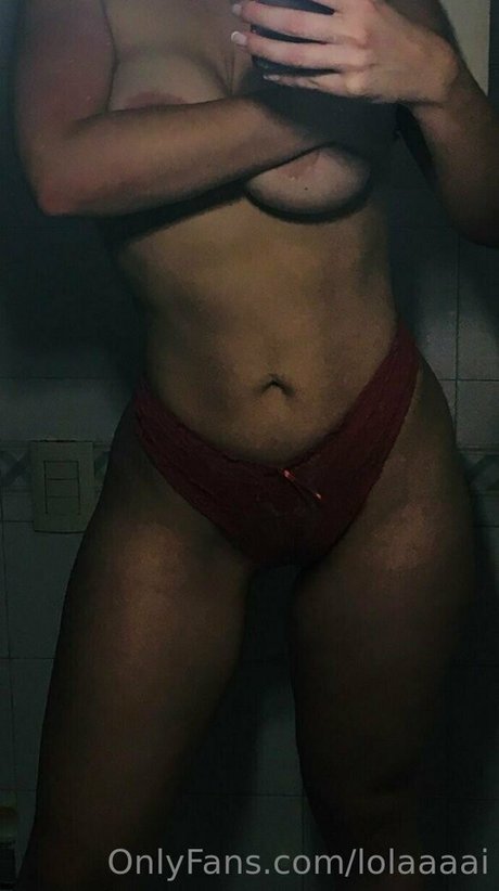 Nahá fotka uniklých OnlyFans od Lolaaaai