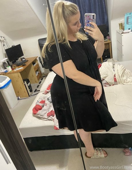 Bootyassgirl