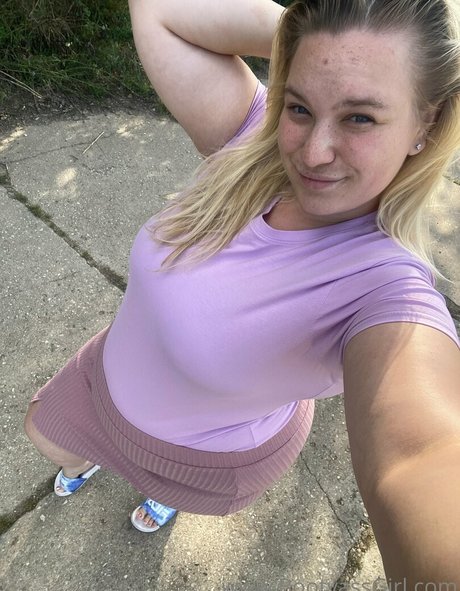 Bootyassgirl