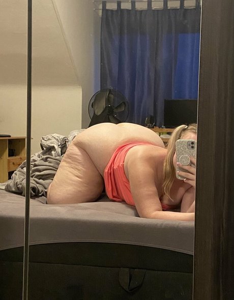 Bootyassgirl