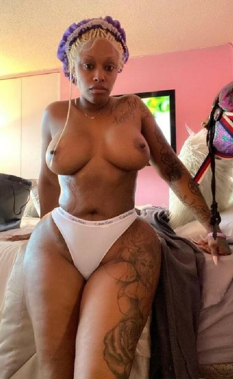 Nahá fotka uniklých OnlyFans od Martian Princess