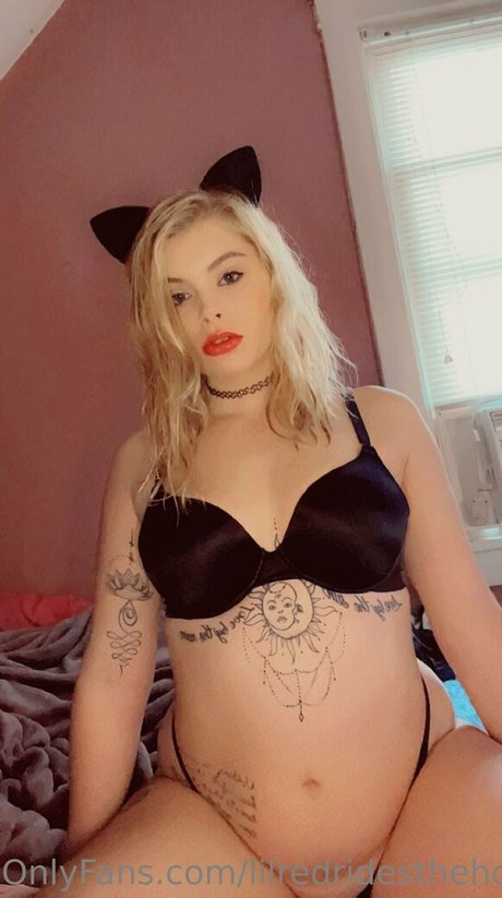 Nahá fotka uniklých OnlyFans od Lilredridesthehood
