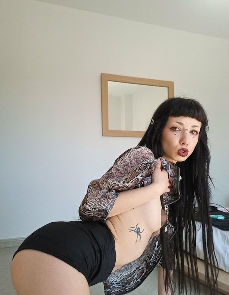 Naakte gelekte OnlyFans-foto van Uralita